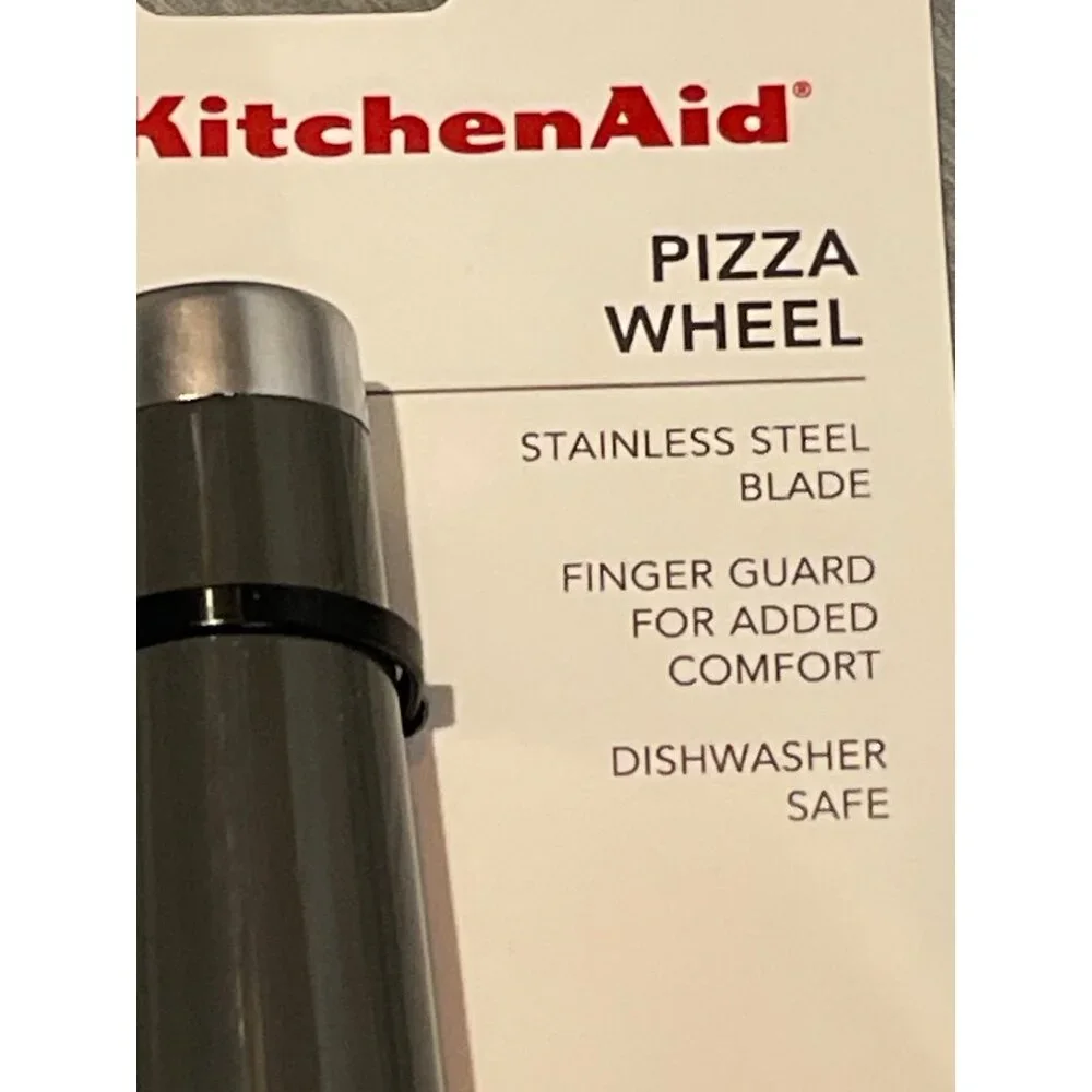 KitchenAid Gray Pizza Wheel With Stainless Steel‎ Blade & Finger Guard New!